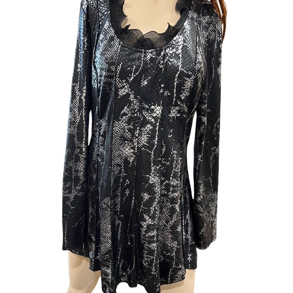 Frank Lyman size 10 dress - snakeskin - ruffled collar / stunning formal event